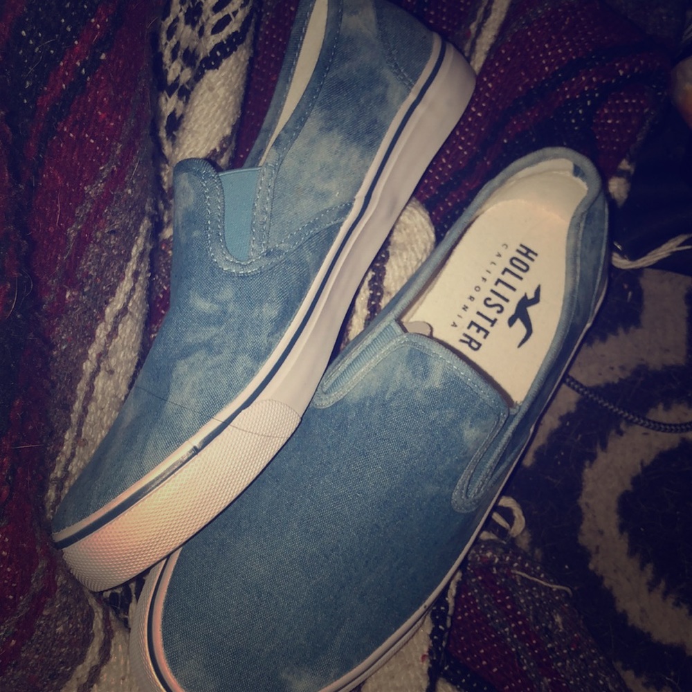 Hollister shoes slip ons
